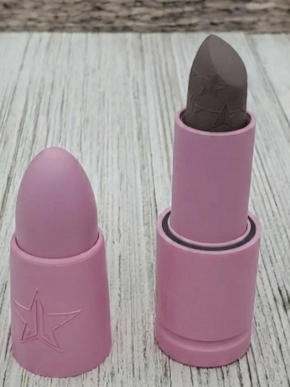 Jeffree Star Cosmetics Velvet Trap Lipstick GRAVE DIGGER NWT